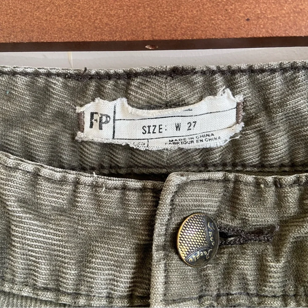 Free People Olive Green Cord Cropped Raw Hem Straight Jeans‎ Size 27